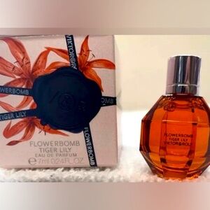 🌺 Viktor & Rolf Flowerbomb Tiger Lily